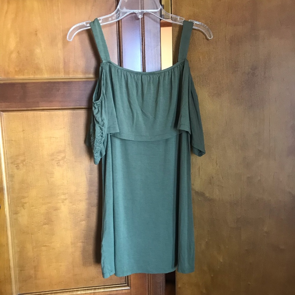 Cold Shoulder Tank with Ruffle Detail - Picture 3 of 6